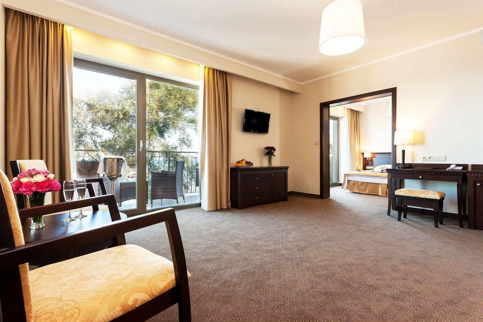 Hotel Lambert Medical Spa Ustronie Morskie Extérieur photo