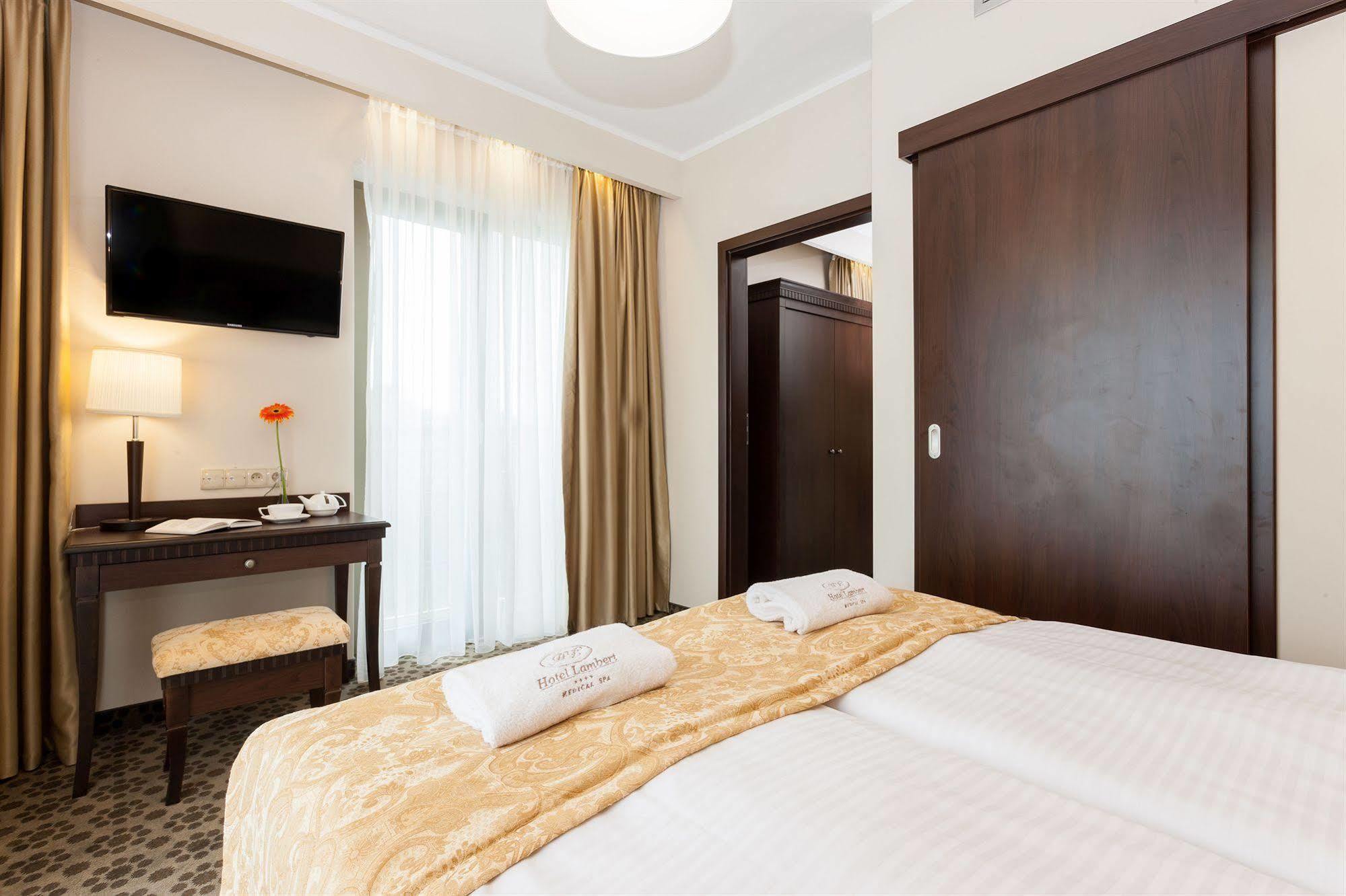 Hotel Lambert Medical Spa Ustronie Morskie Extérieur photo